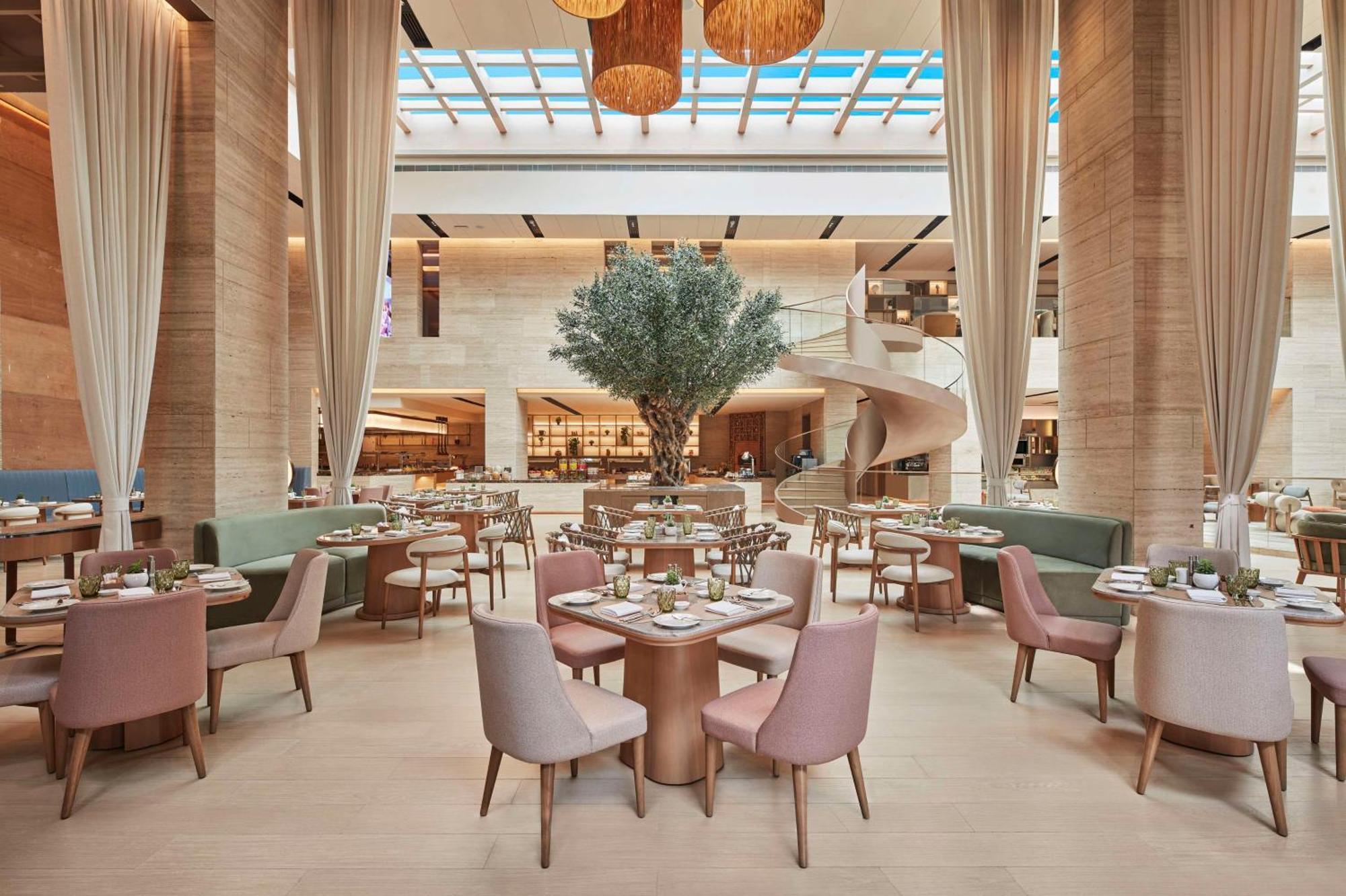 Hilton Gurugram Baani City Centre 구르가온 외부 사진