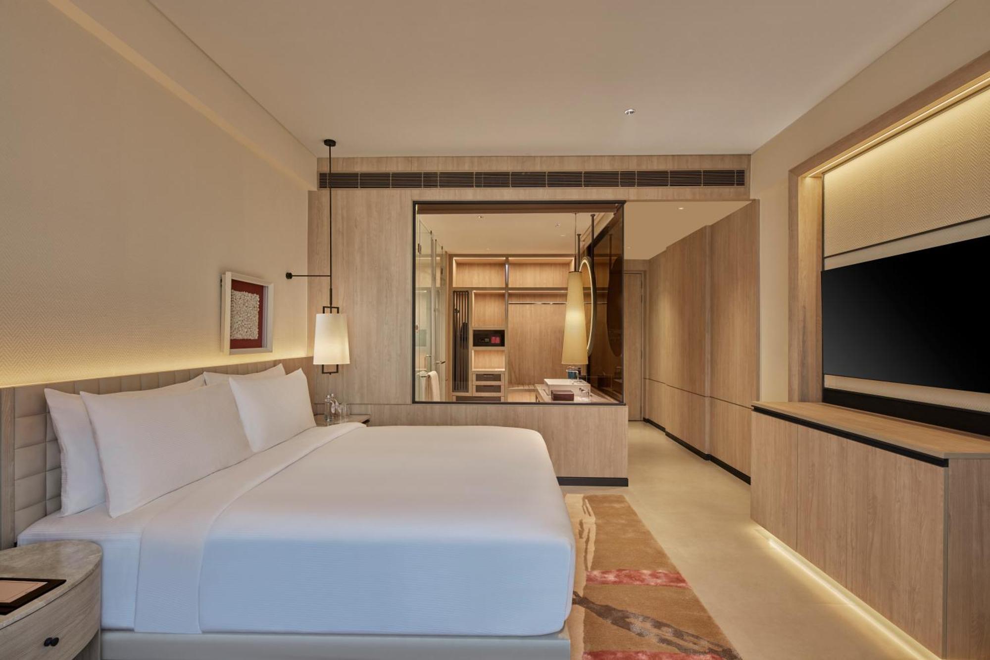 Hilton Gurugram Baani City Centre 구르가온 외부 사진