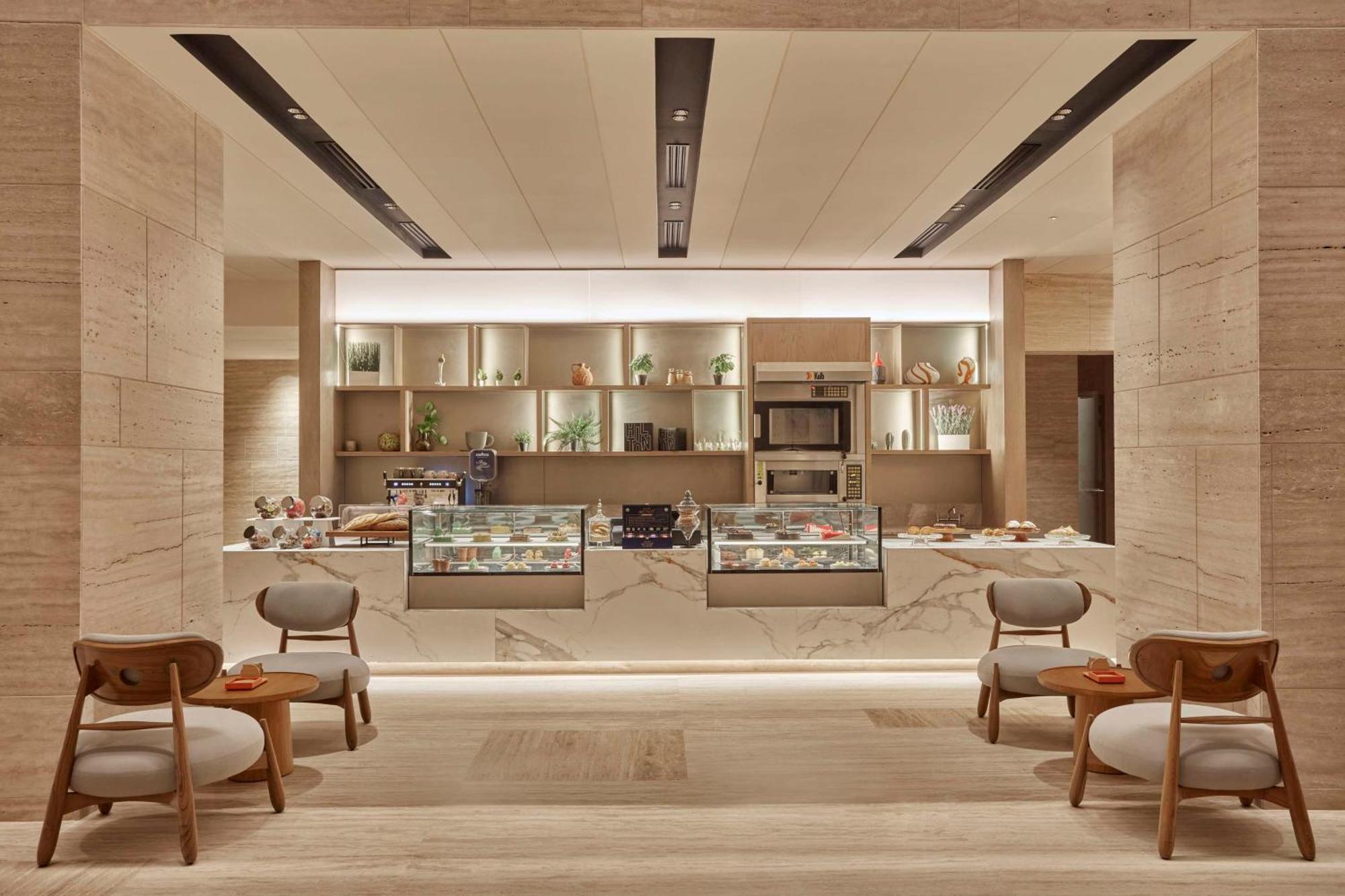 Hilton Gurugram Baani City Centre 구르가온 외부 사진