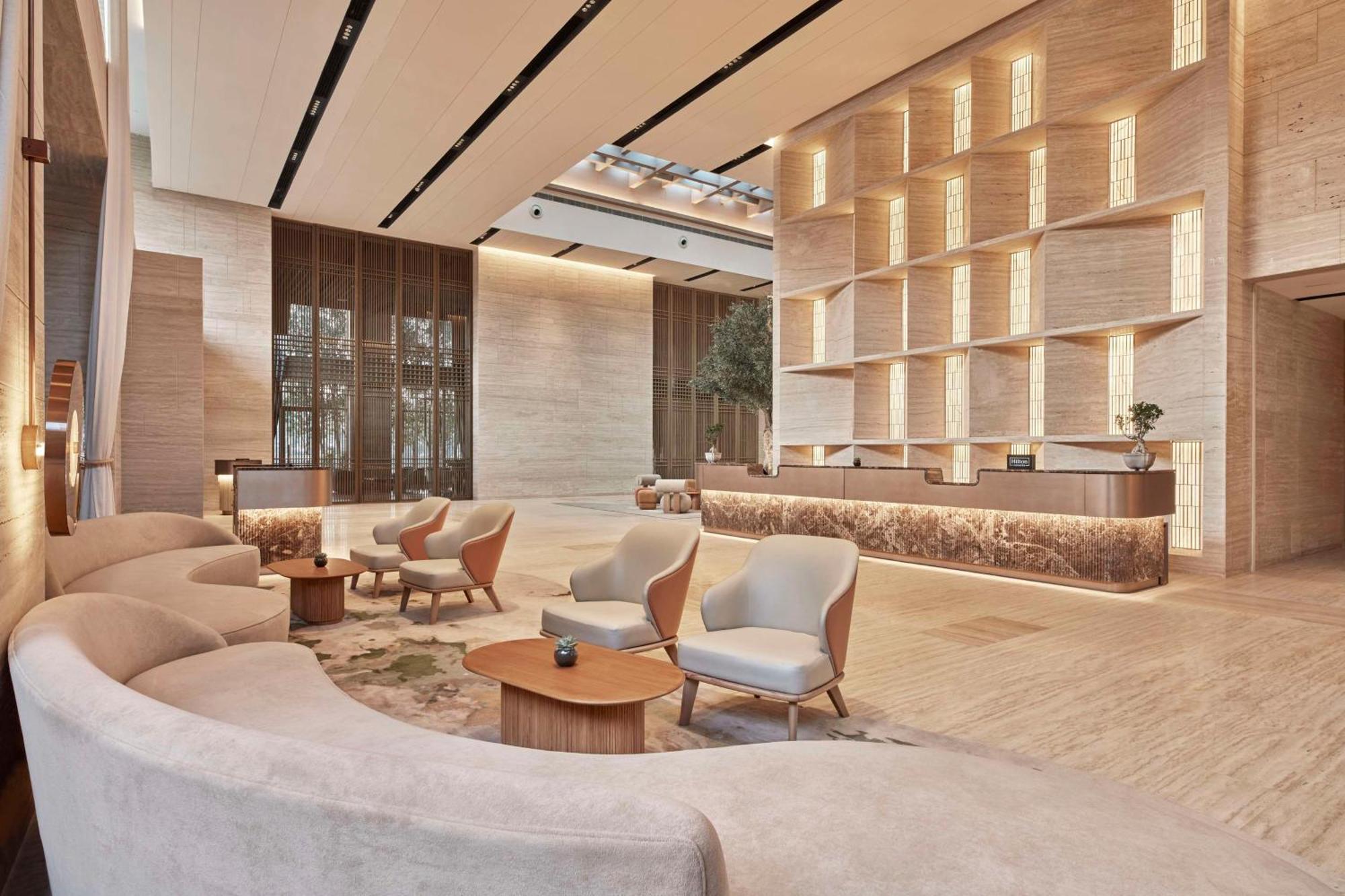 Hilton Gurugram Baani City Centre 구르가온 외부 사진