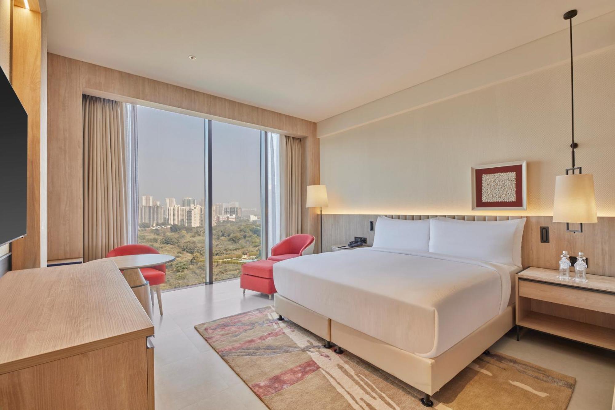 Hilton Gurugram Baani City Centre 구르가온 외부 사진
